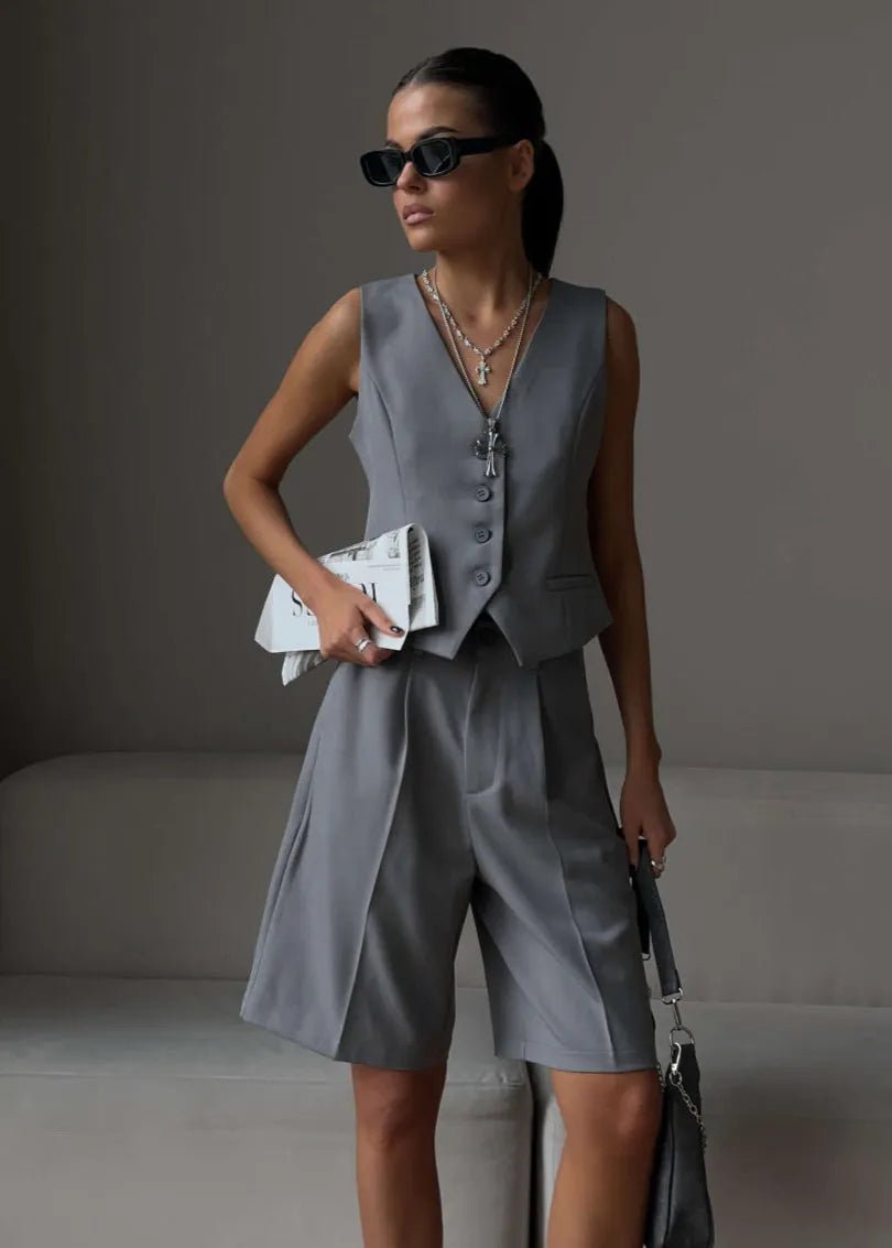 Bianca skreddersydd vest- og Bermuda-shorts sett